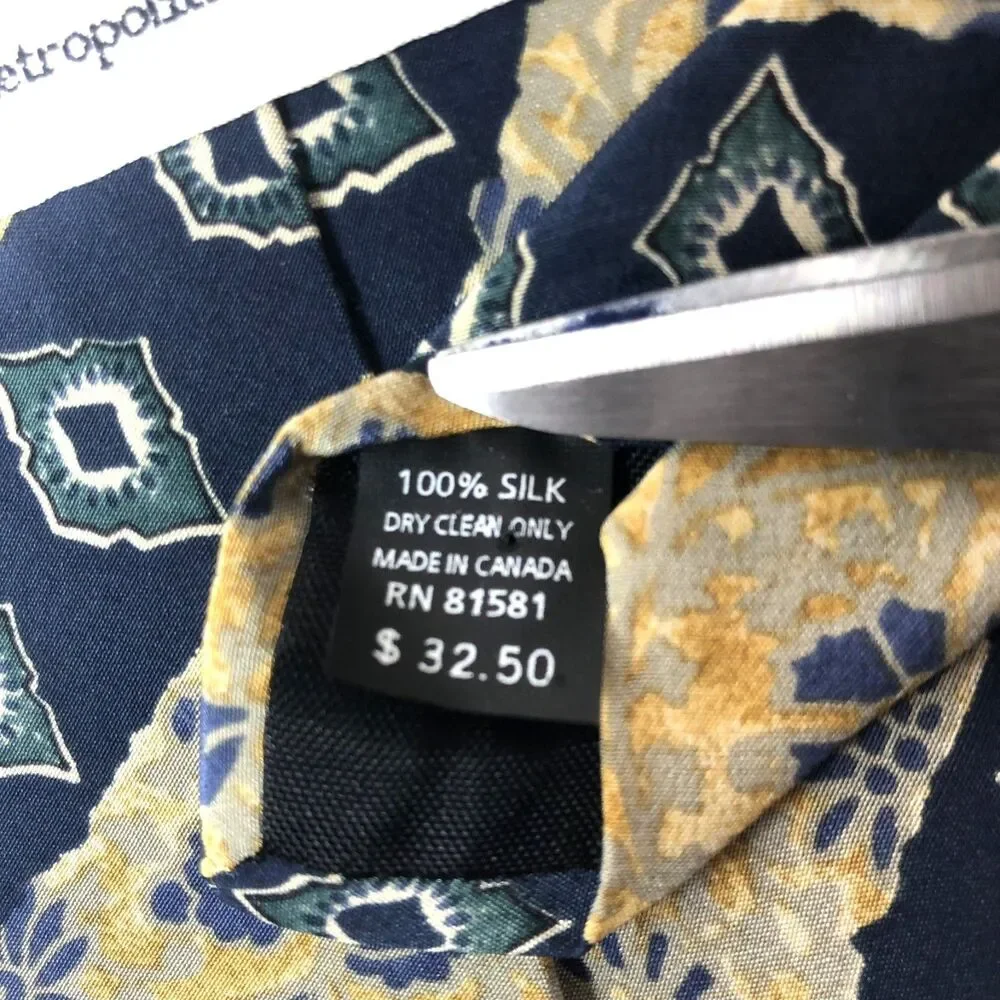Metropolitan Museum of Art Silk Tie Vtg Blue Gold Geometric Pattern Made Canada
